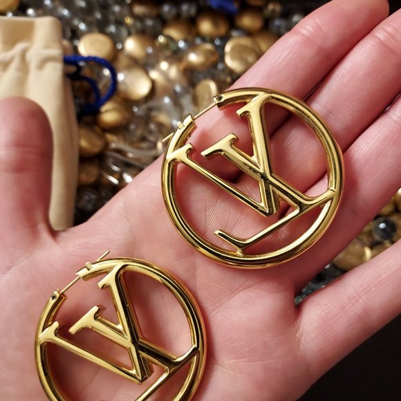 Large hoop earrings - Picture 3 of 5